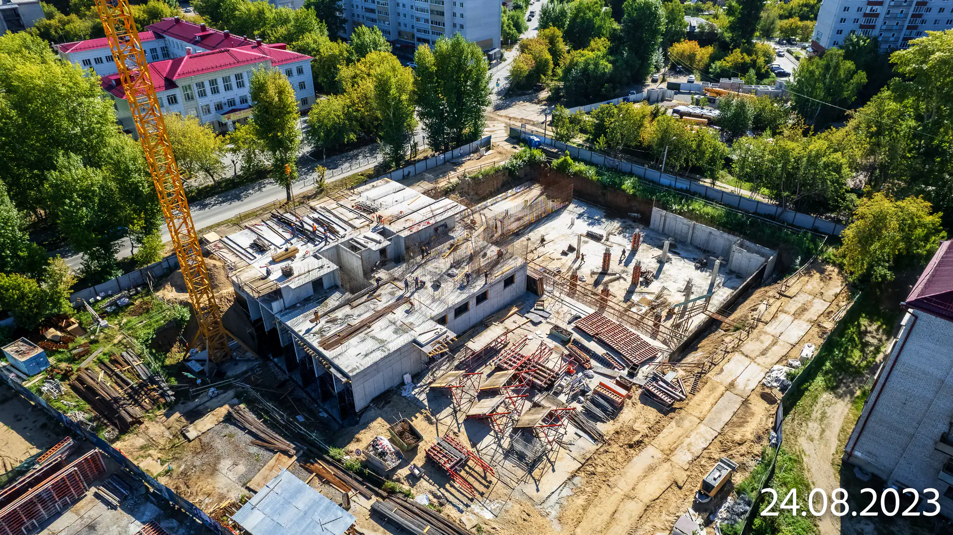 август, 2023