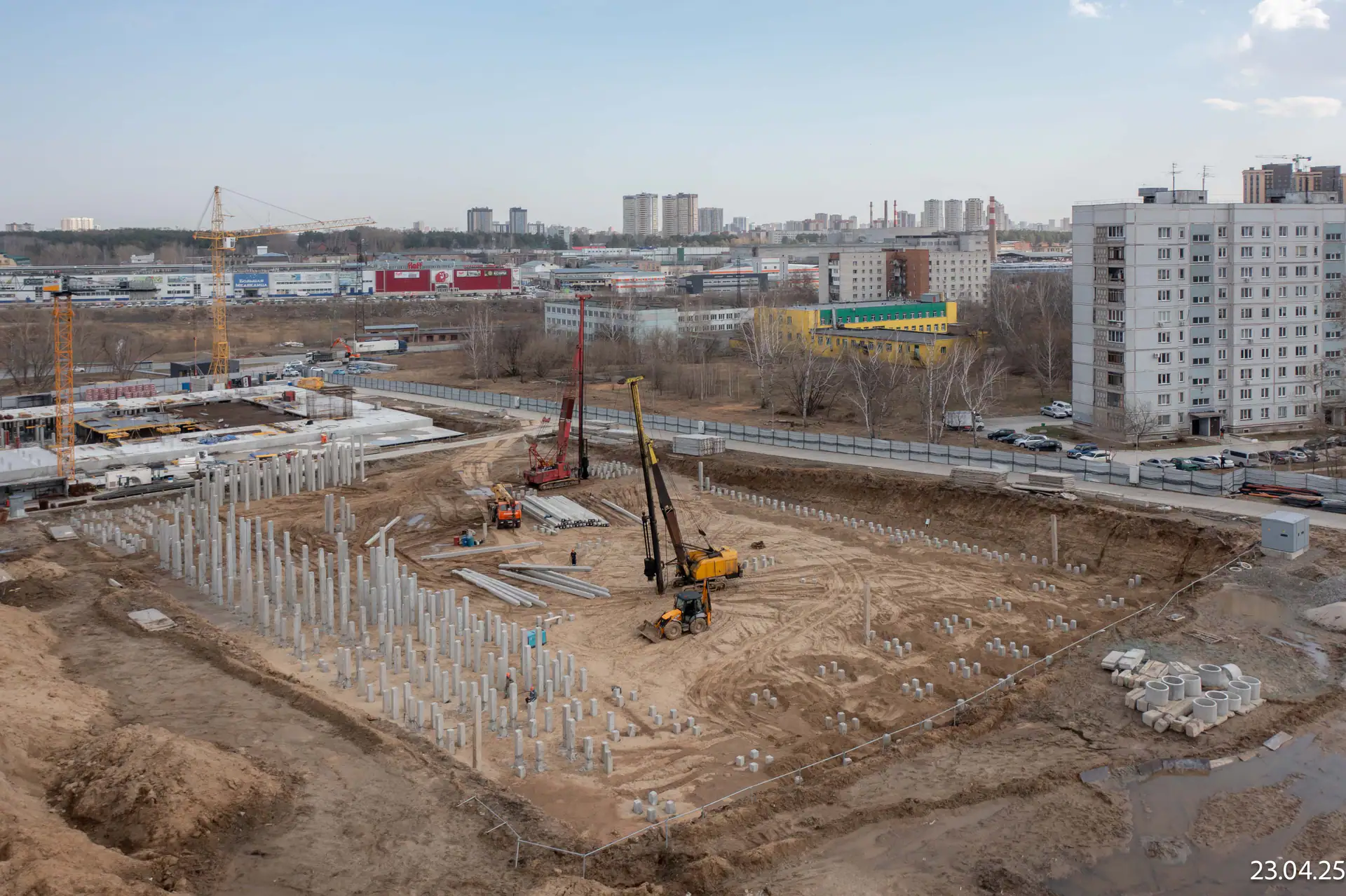 апрель, 2025