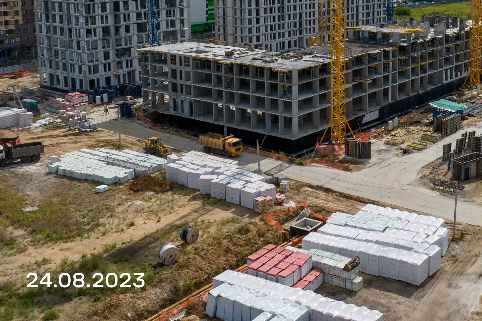 август, 2023