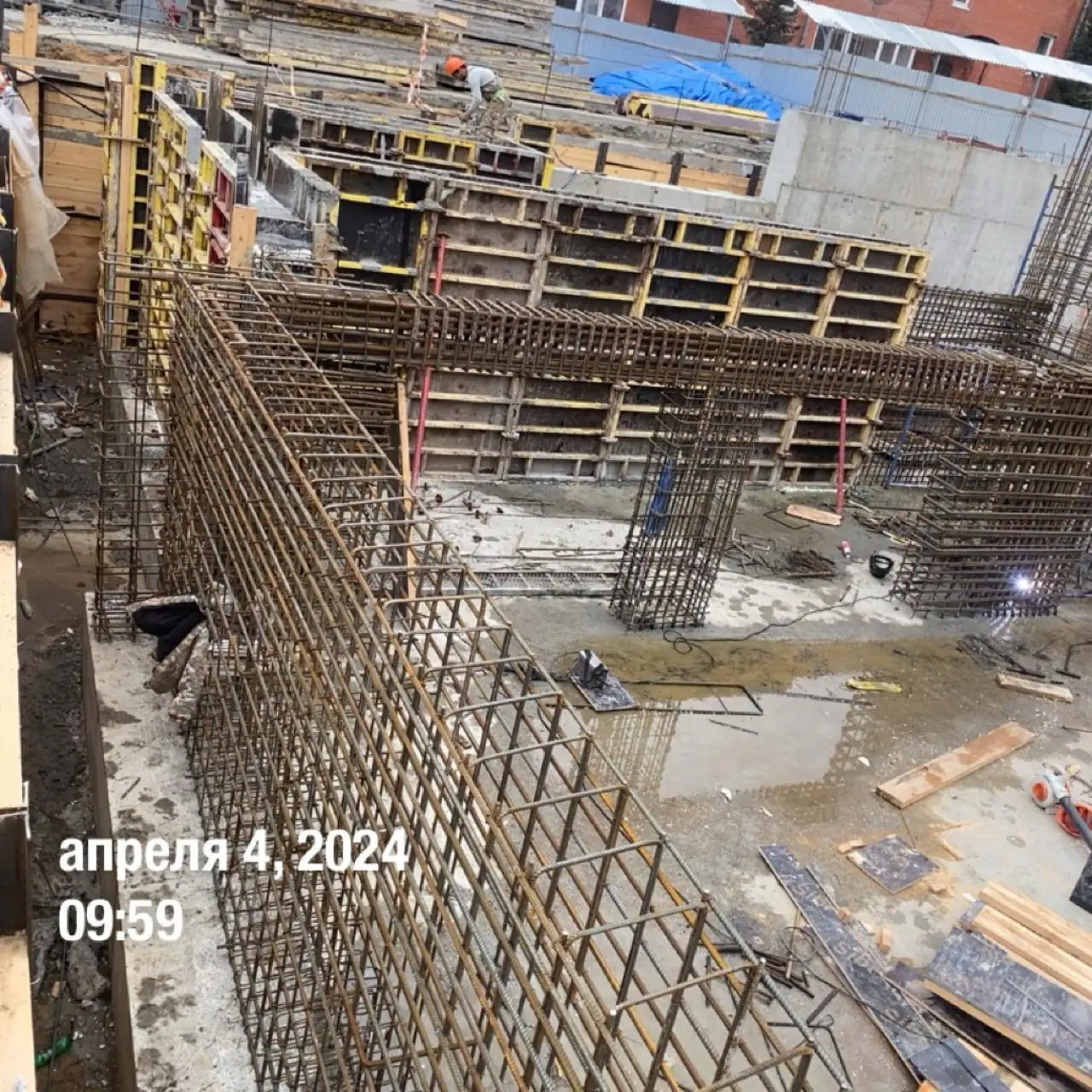 апрель, 2024