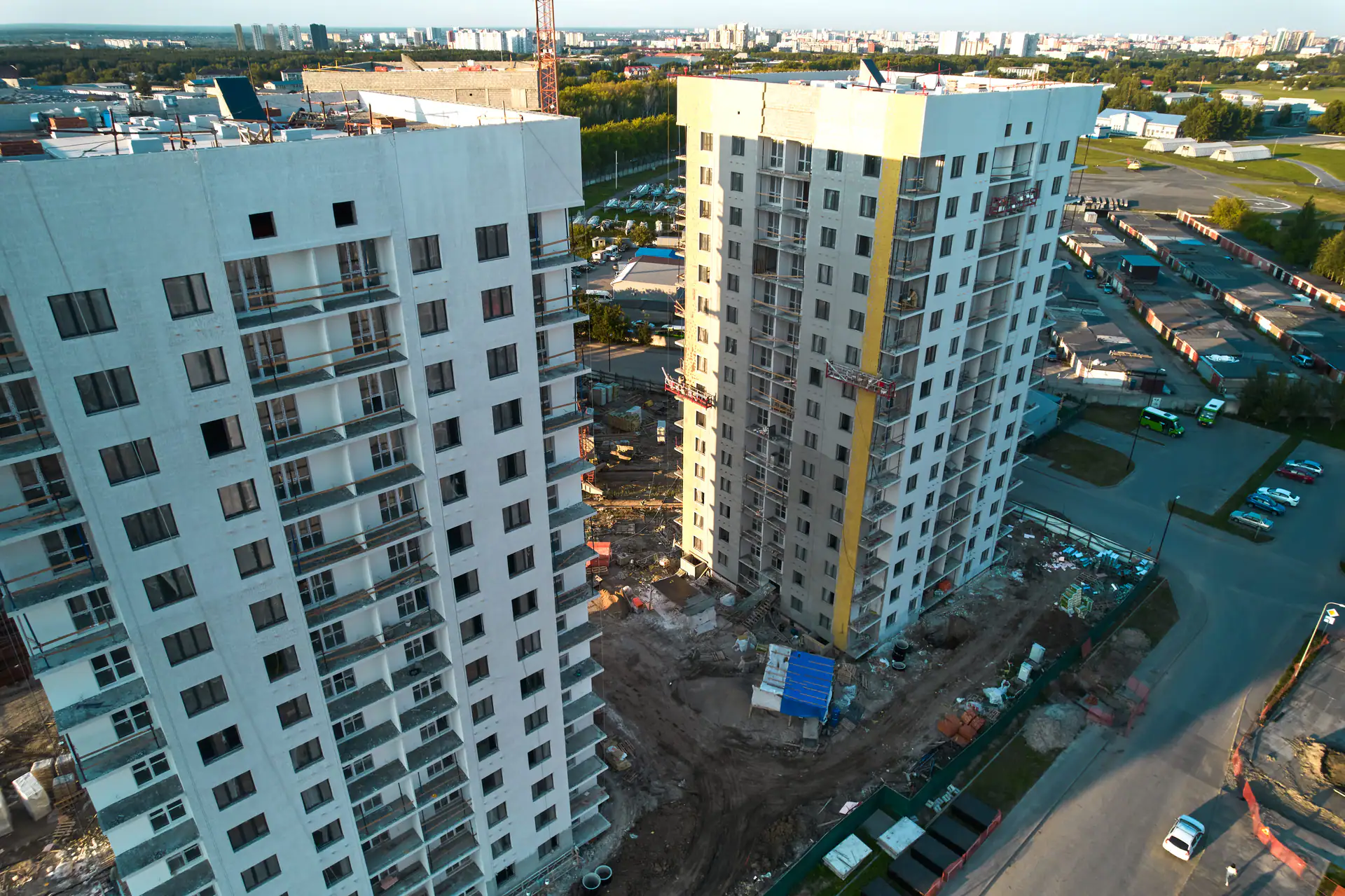 август, 2023