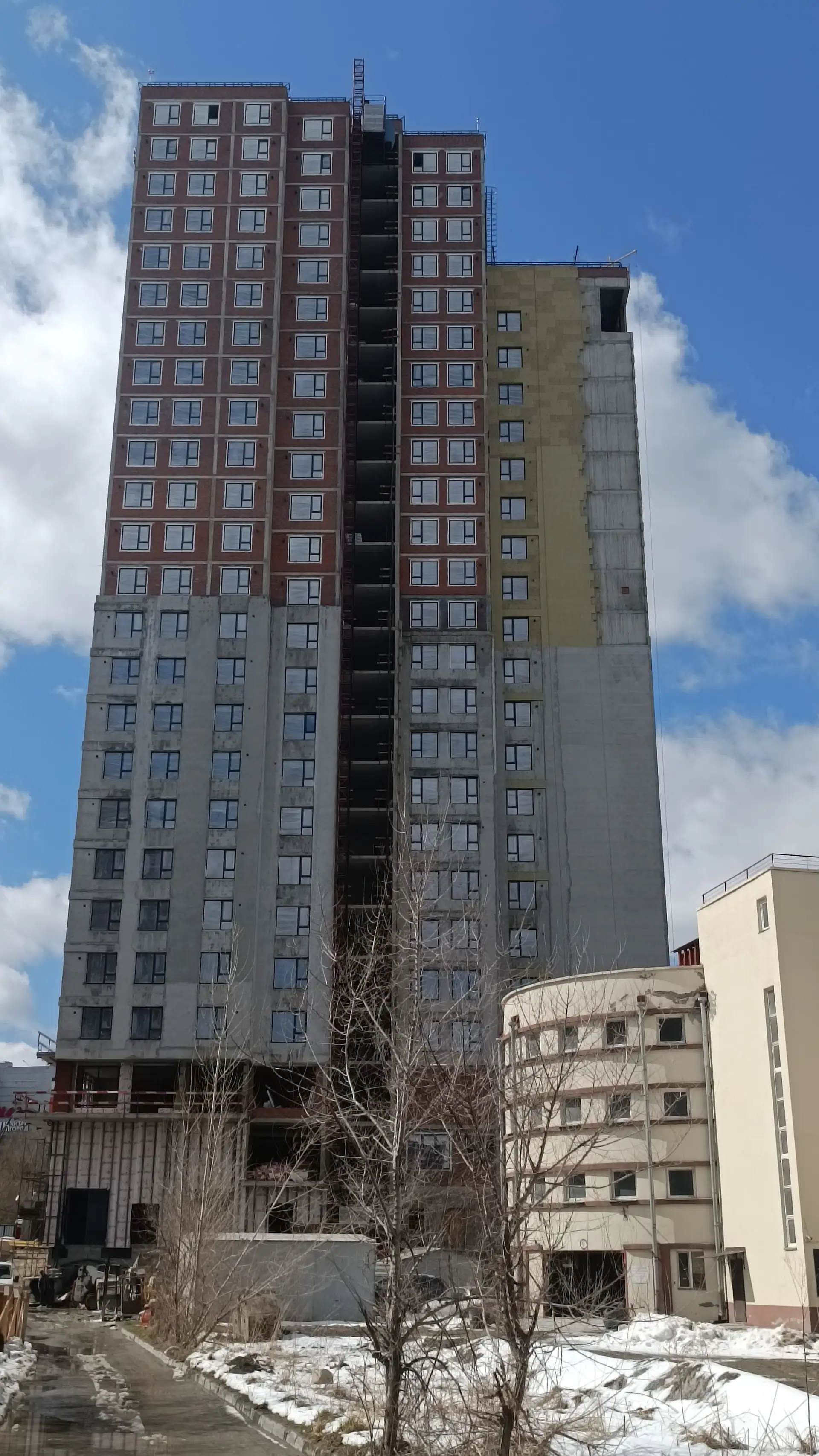 апрель, 2025