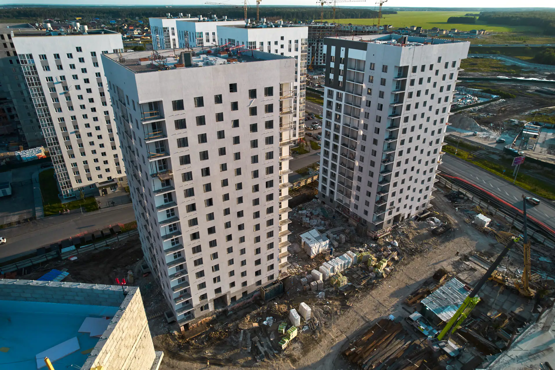 август, 2023