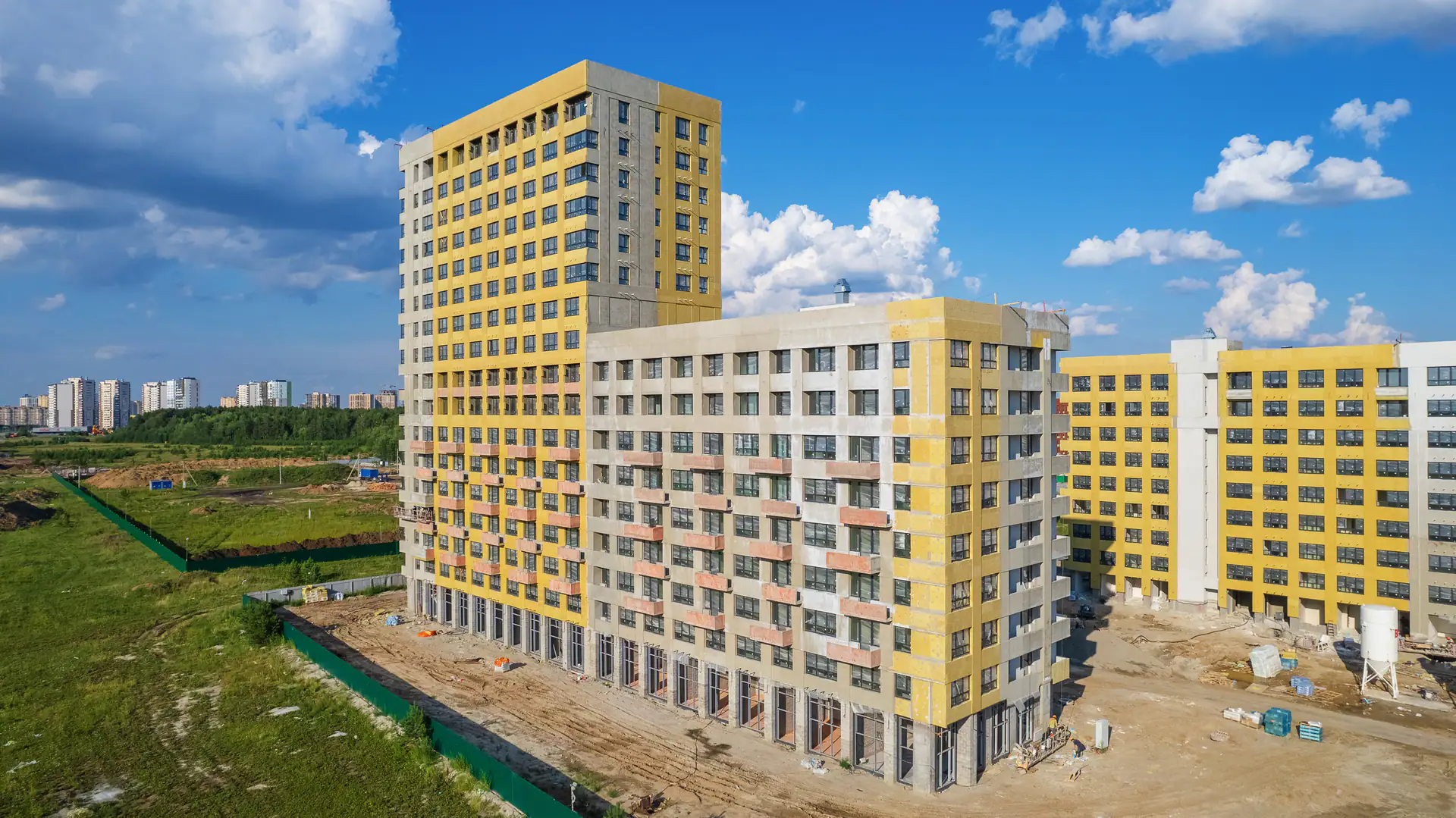 август, 2023