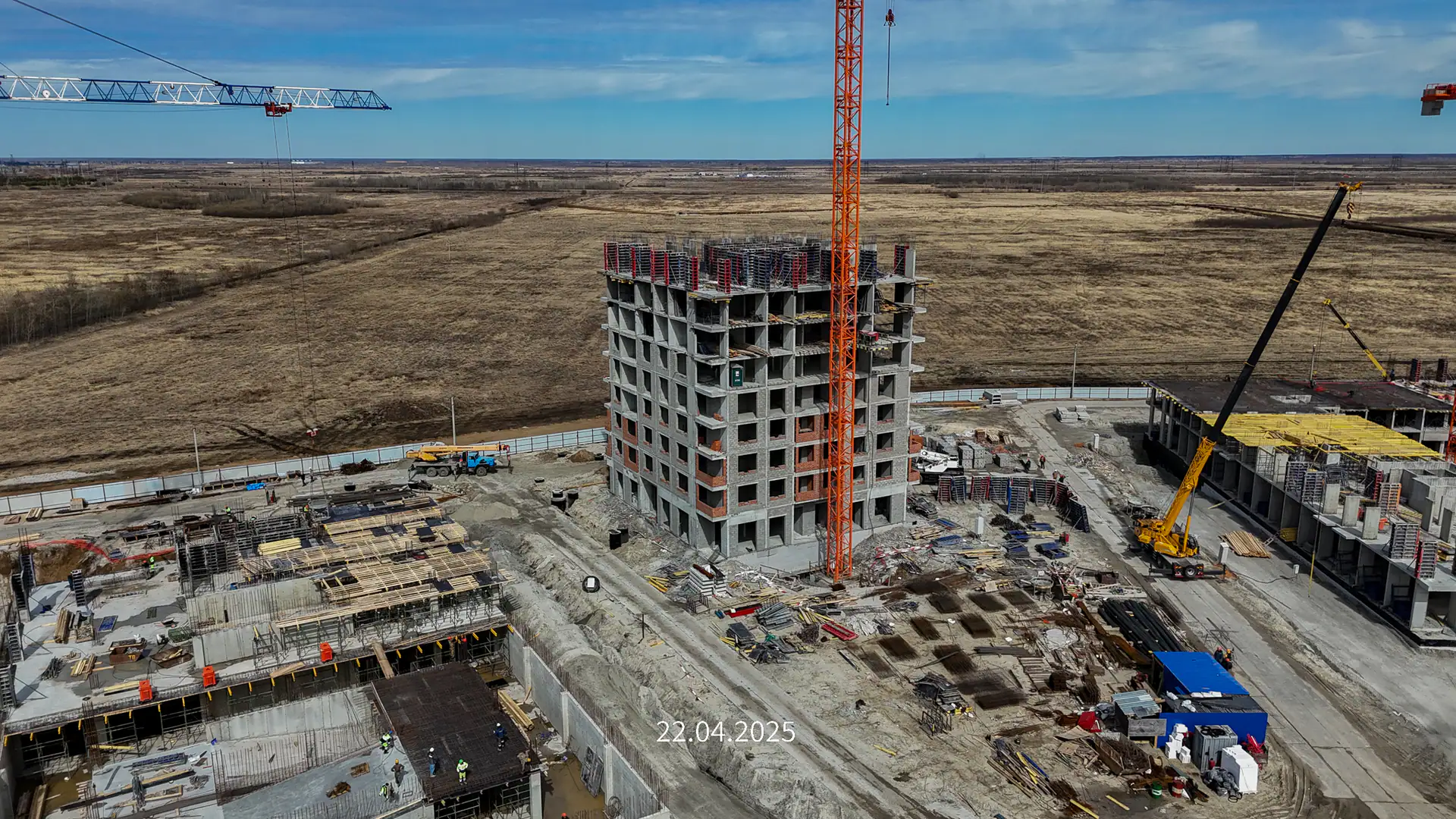 апрель, 2025