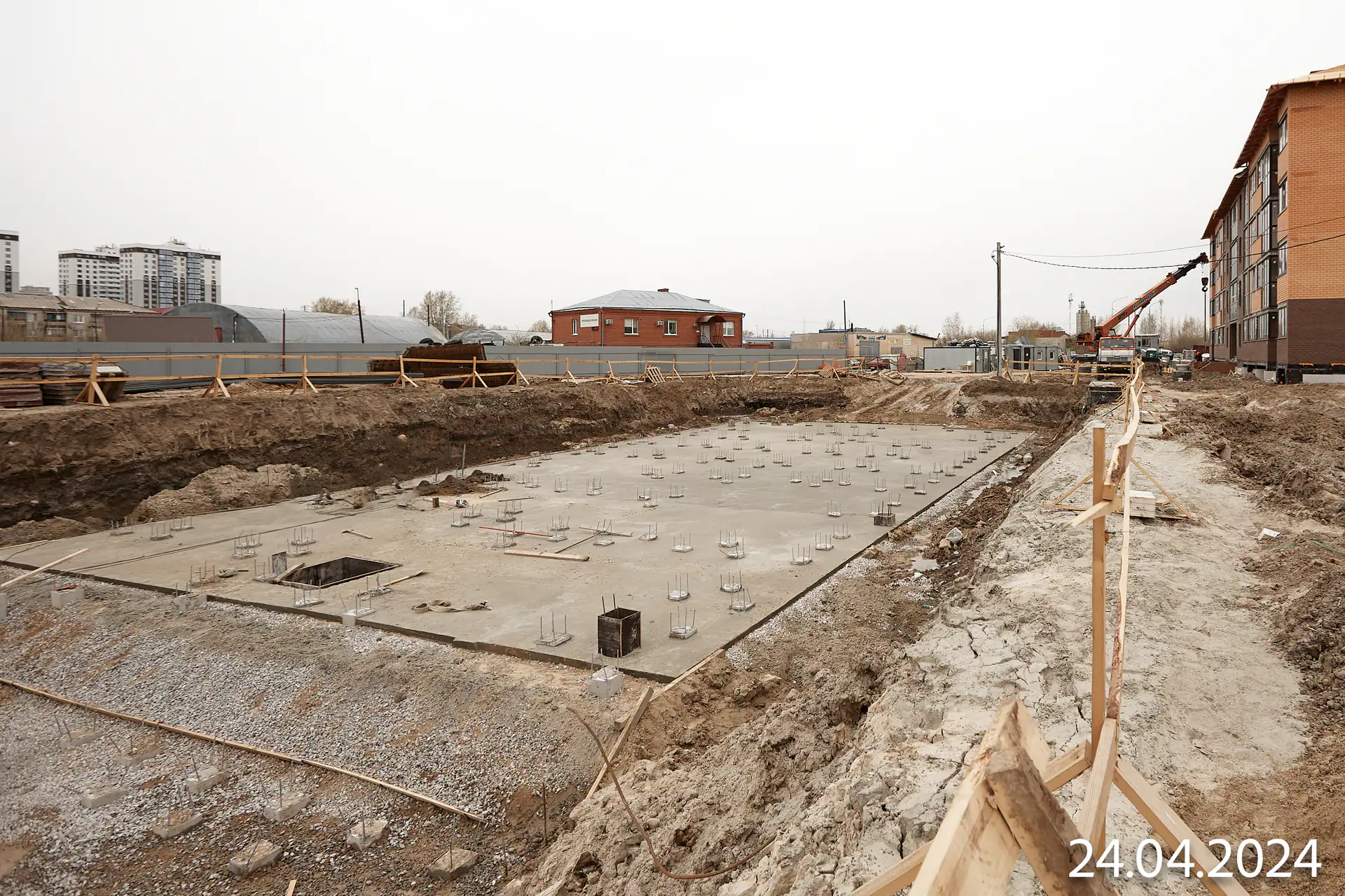 апрель, 2024