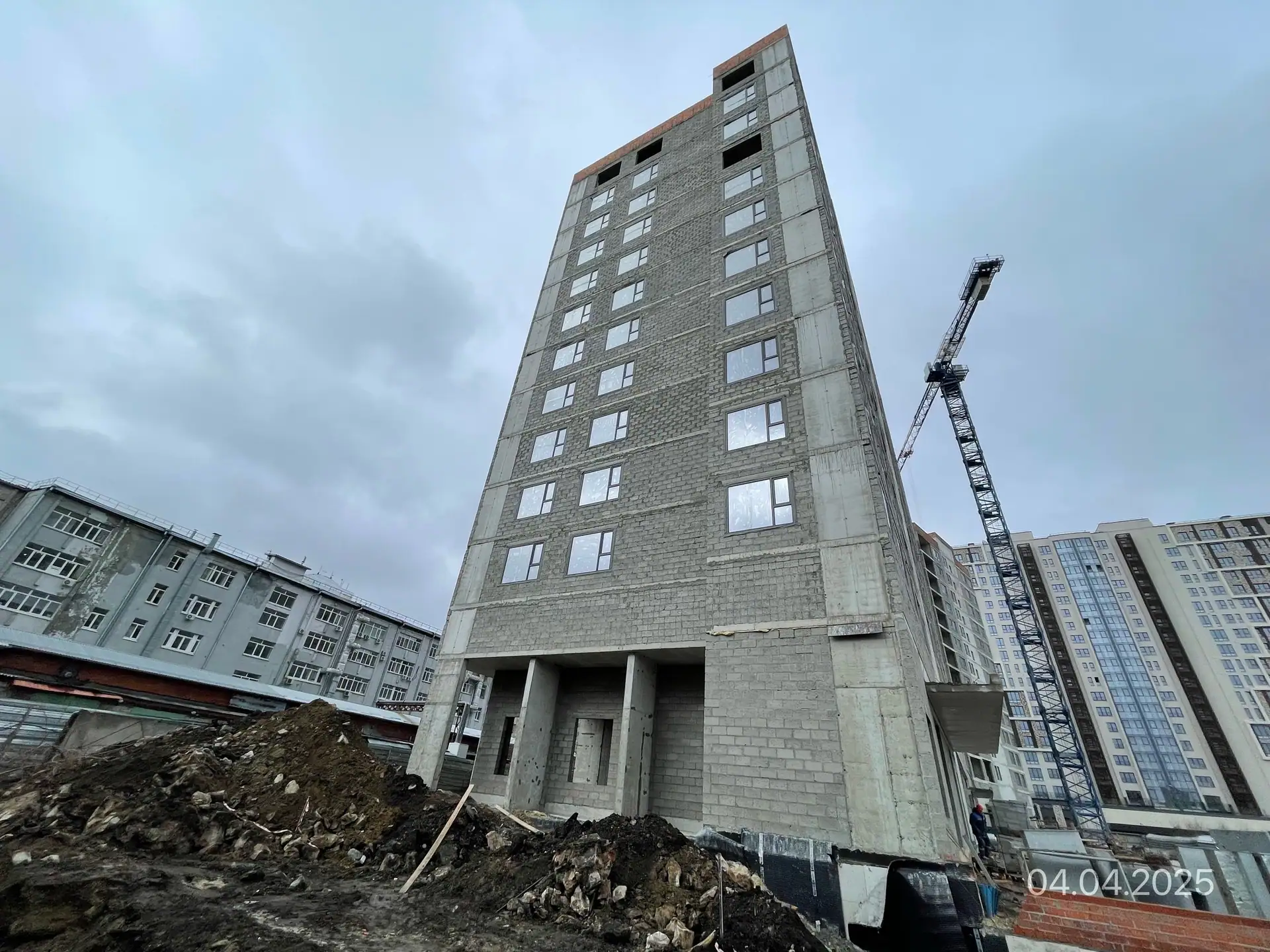 апрель, 2025
