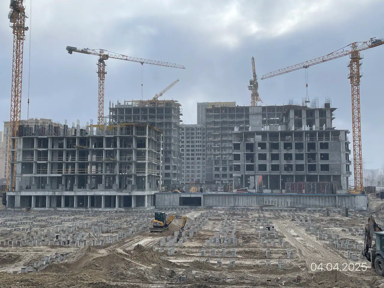 апрель, 2025