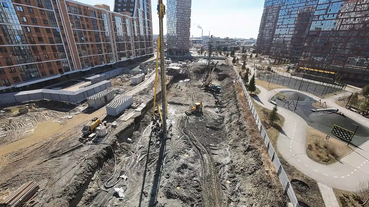 апрель, 2025