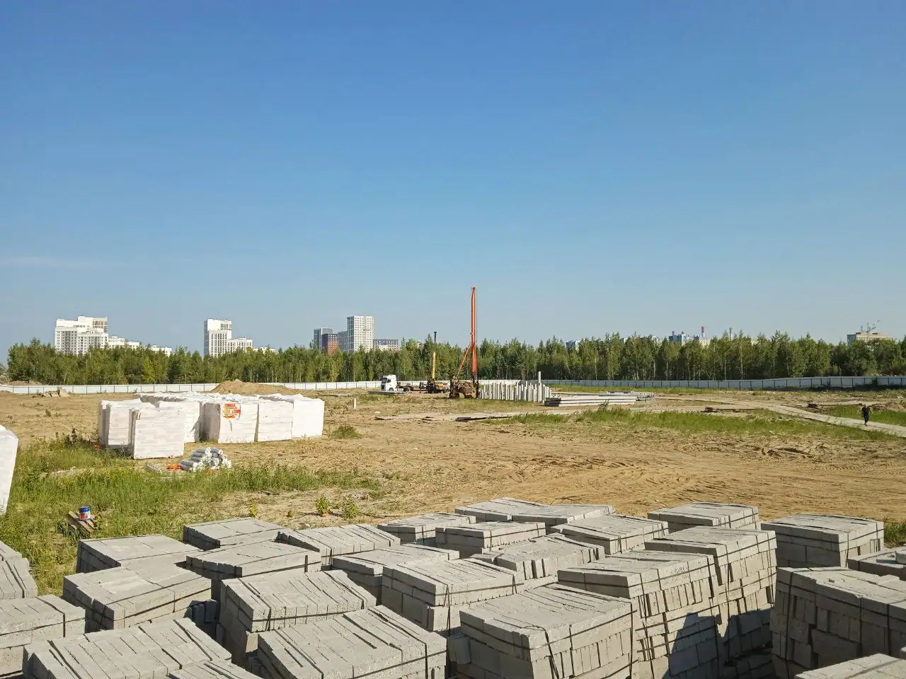 август, 2023