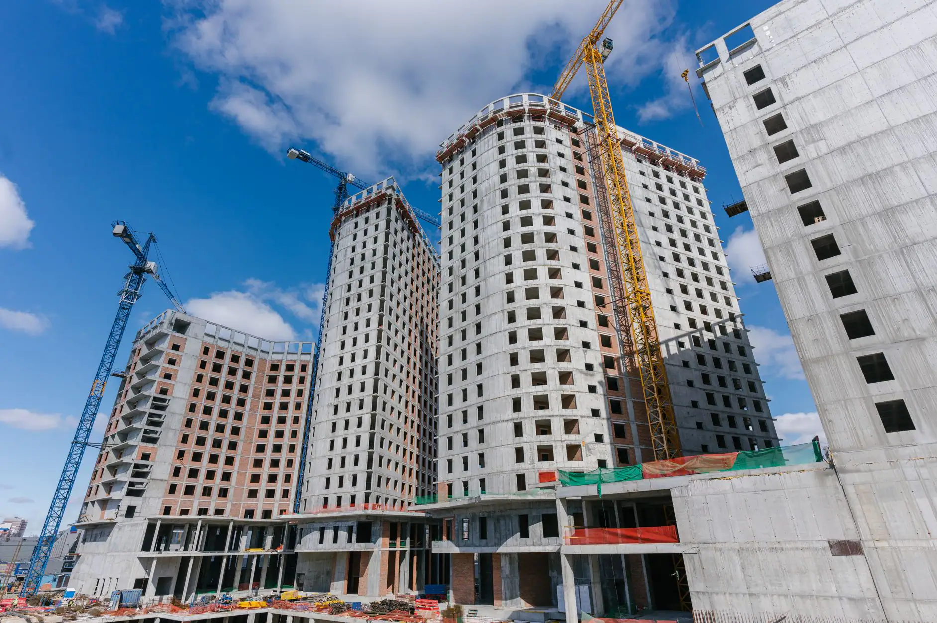 апрель, 2025
