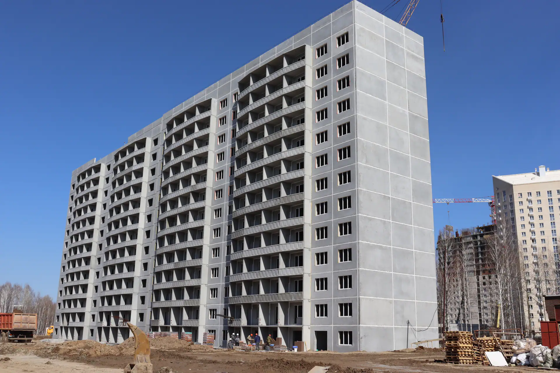 апрель, 2025