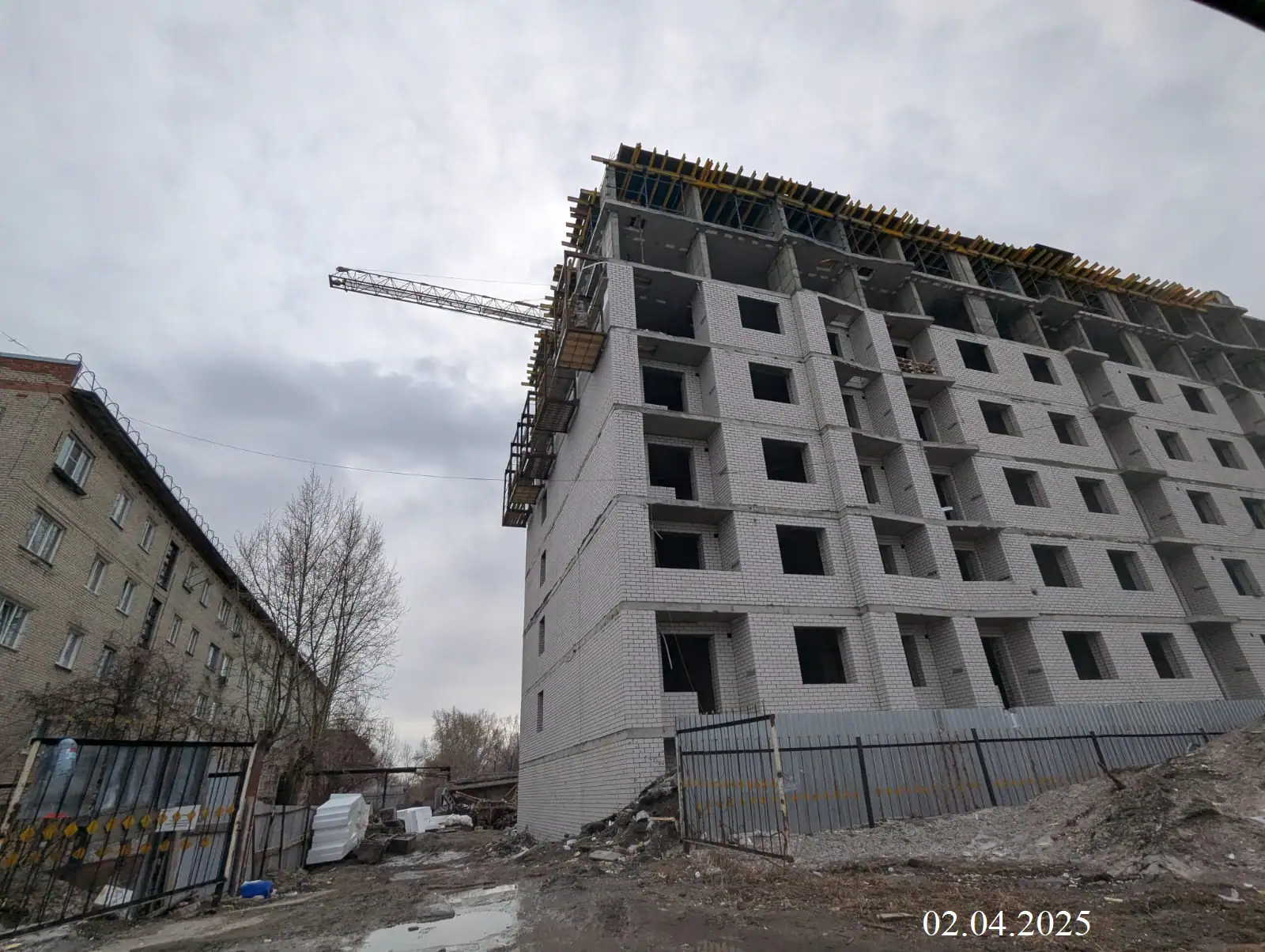 апрель, 2025