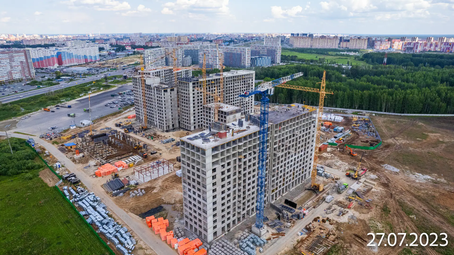 август, 2023