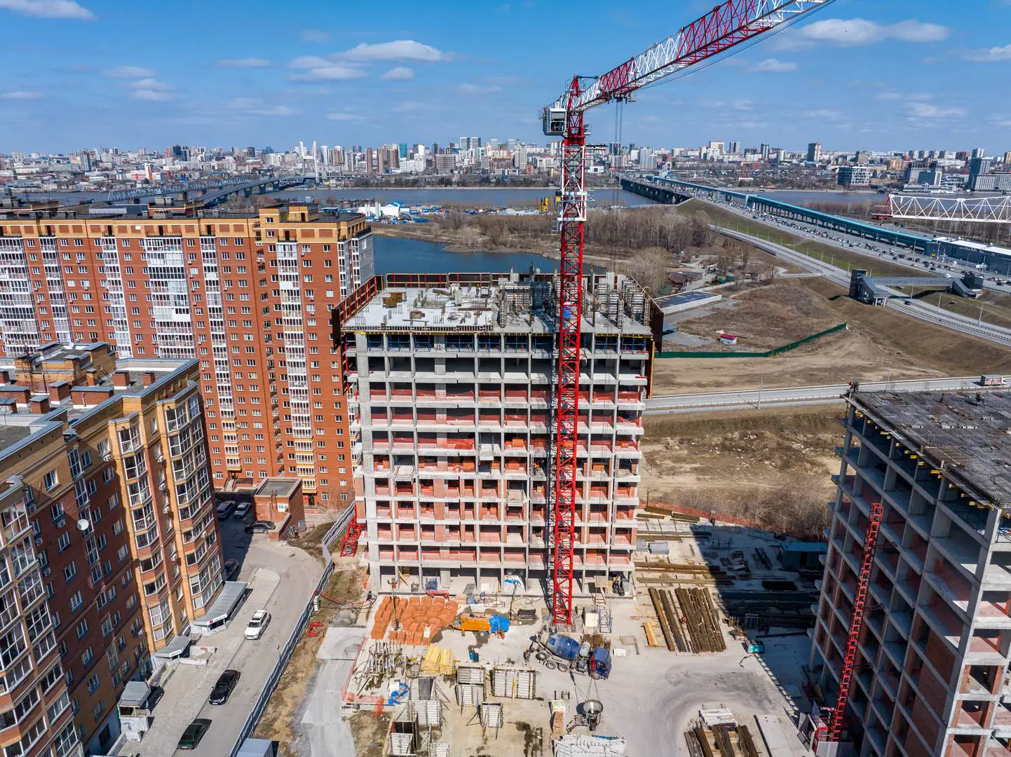 апрель, 2024