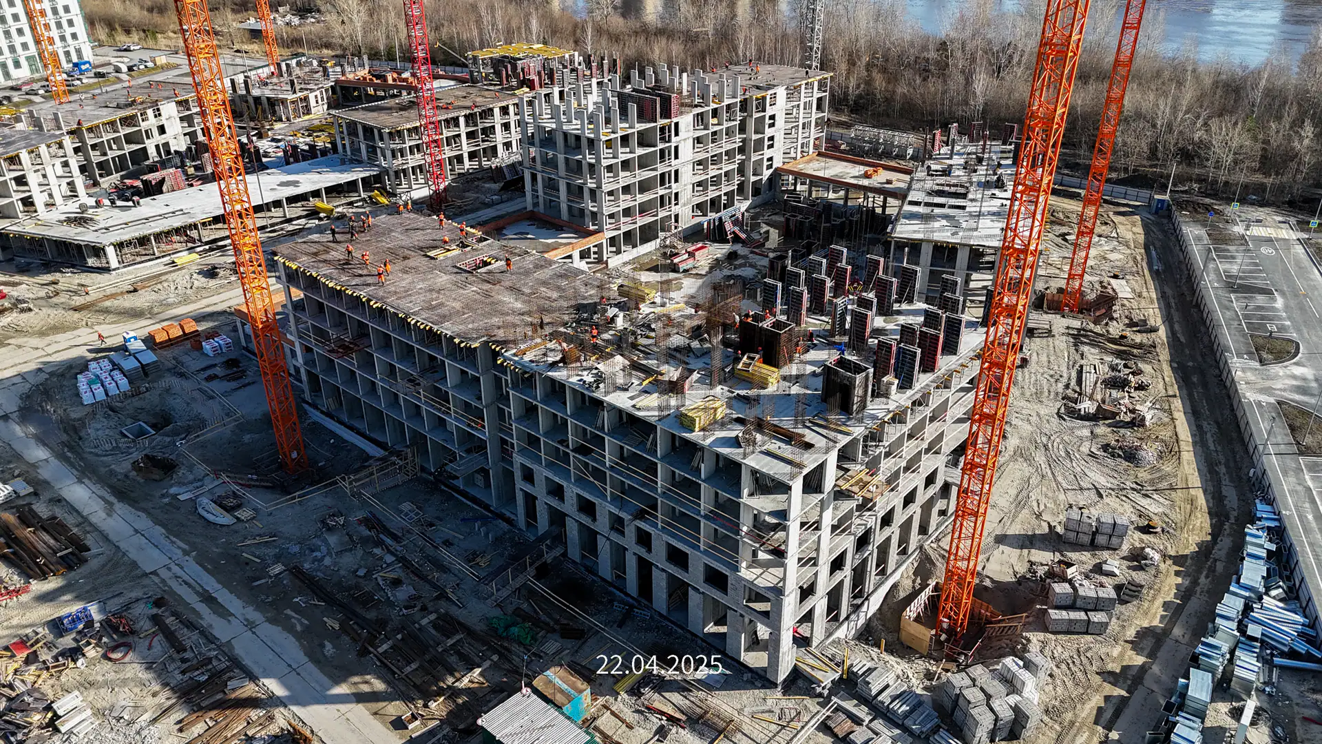 апрель, 2025