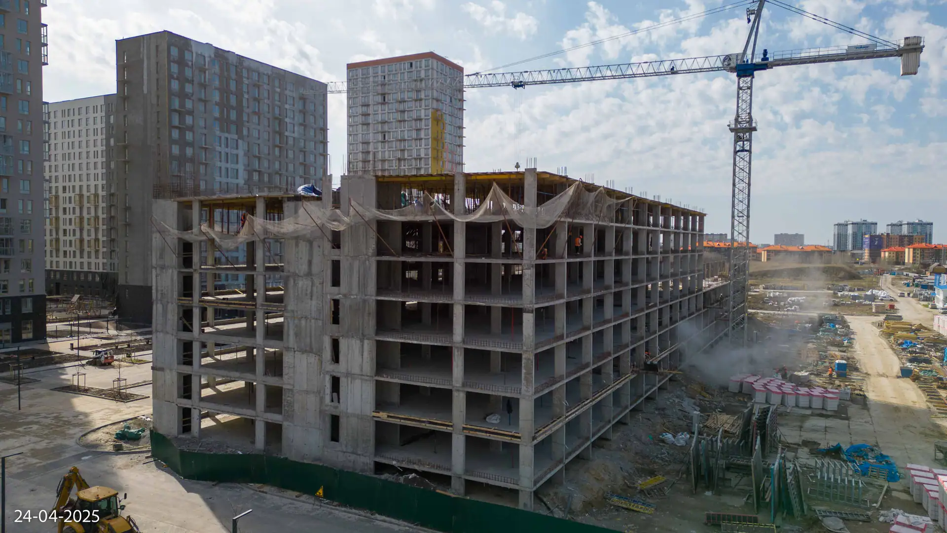 апрель, 2025