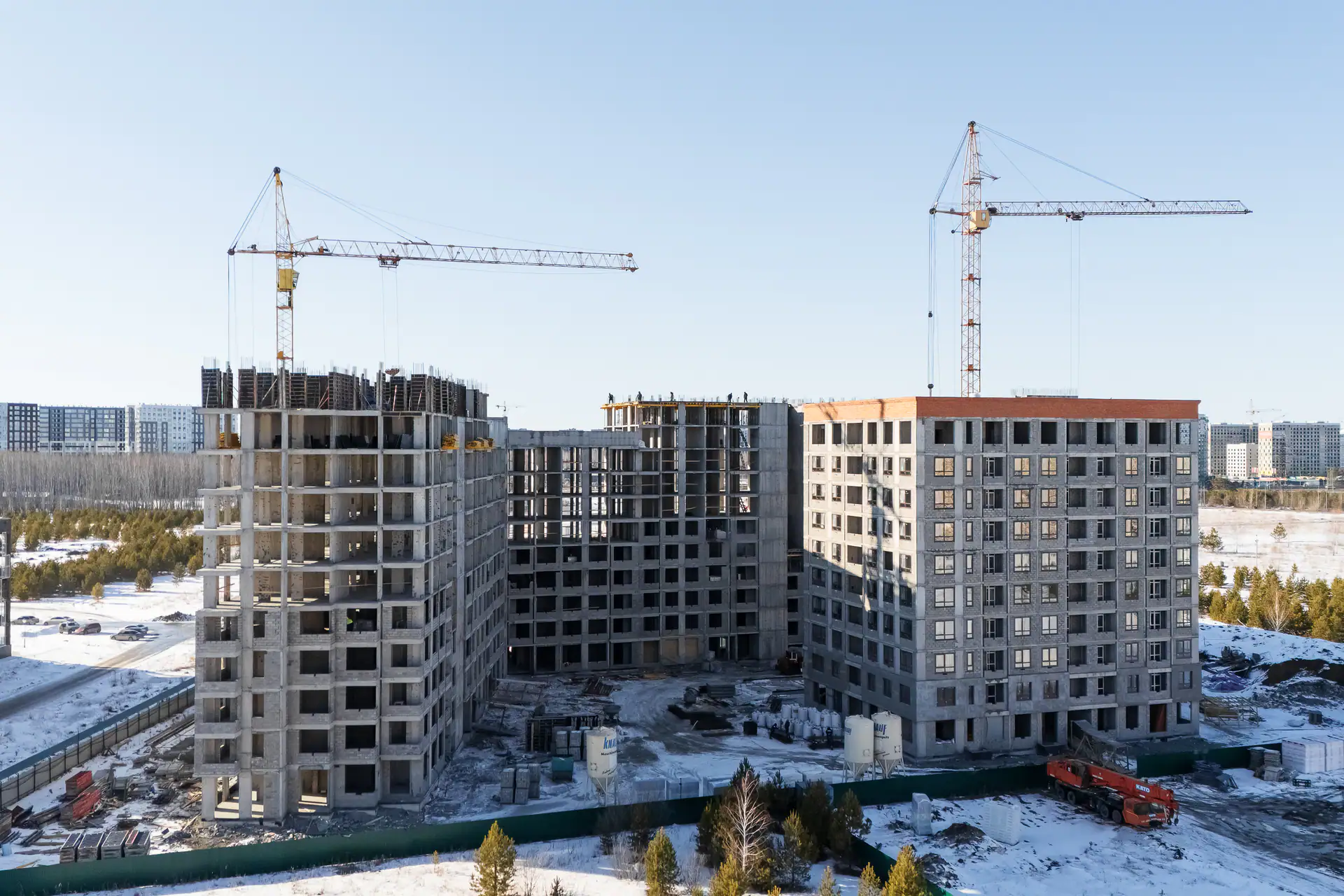 апрель, 2025