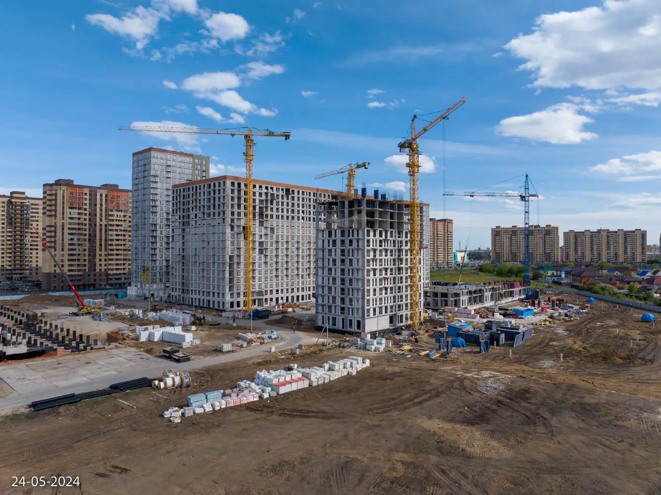 май, 2024