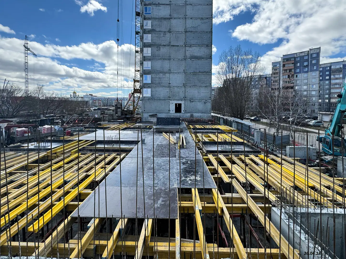 апрель, 2024