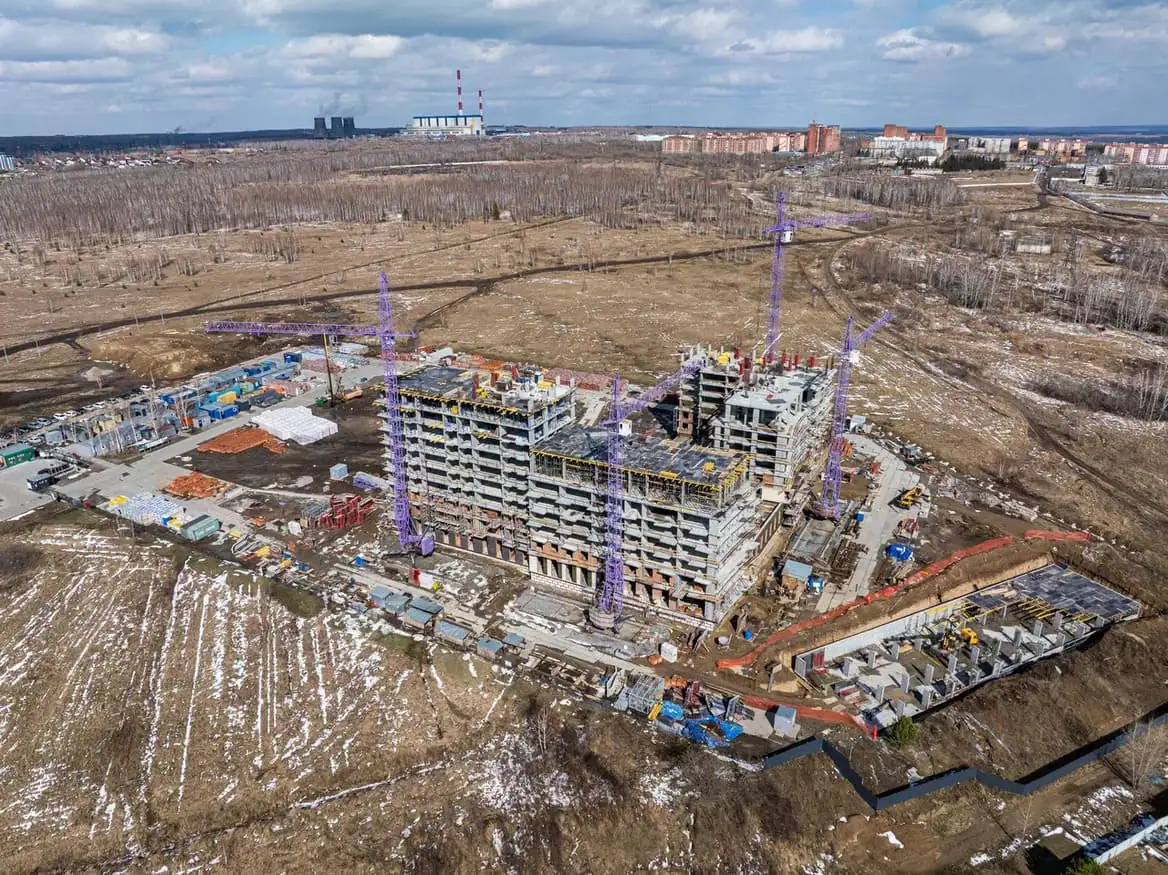 апрель, 2025
