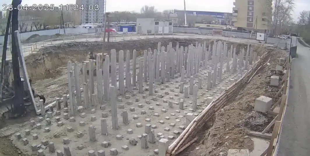 апрель, 2025