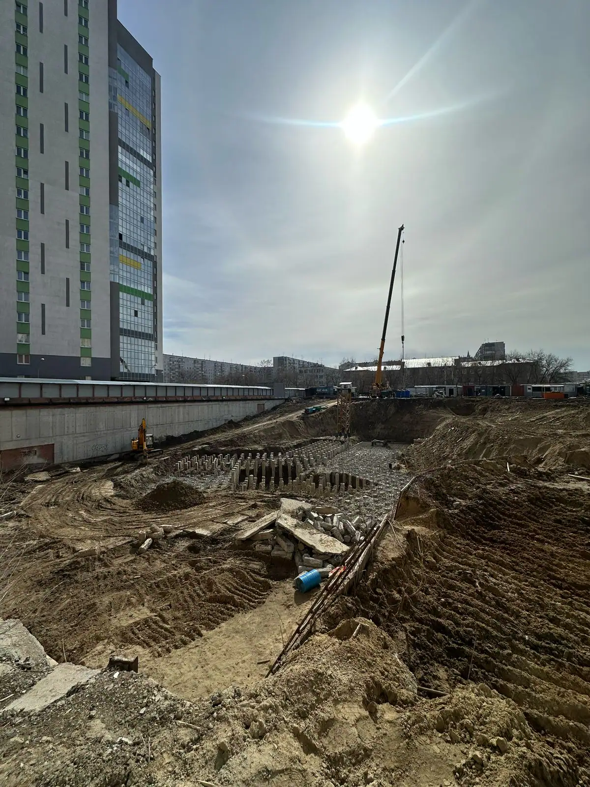 апрель, 2025