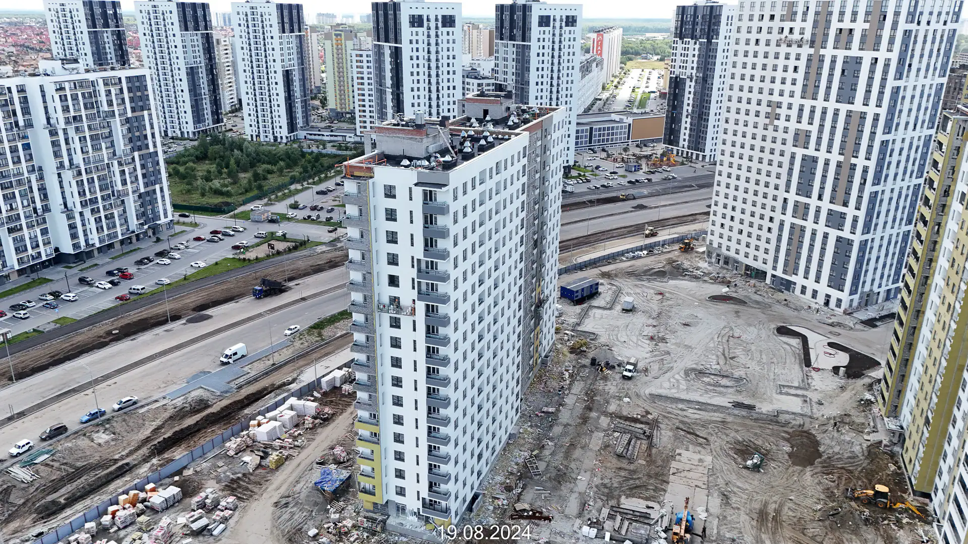 август, 2024