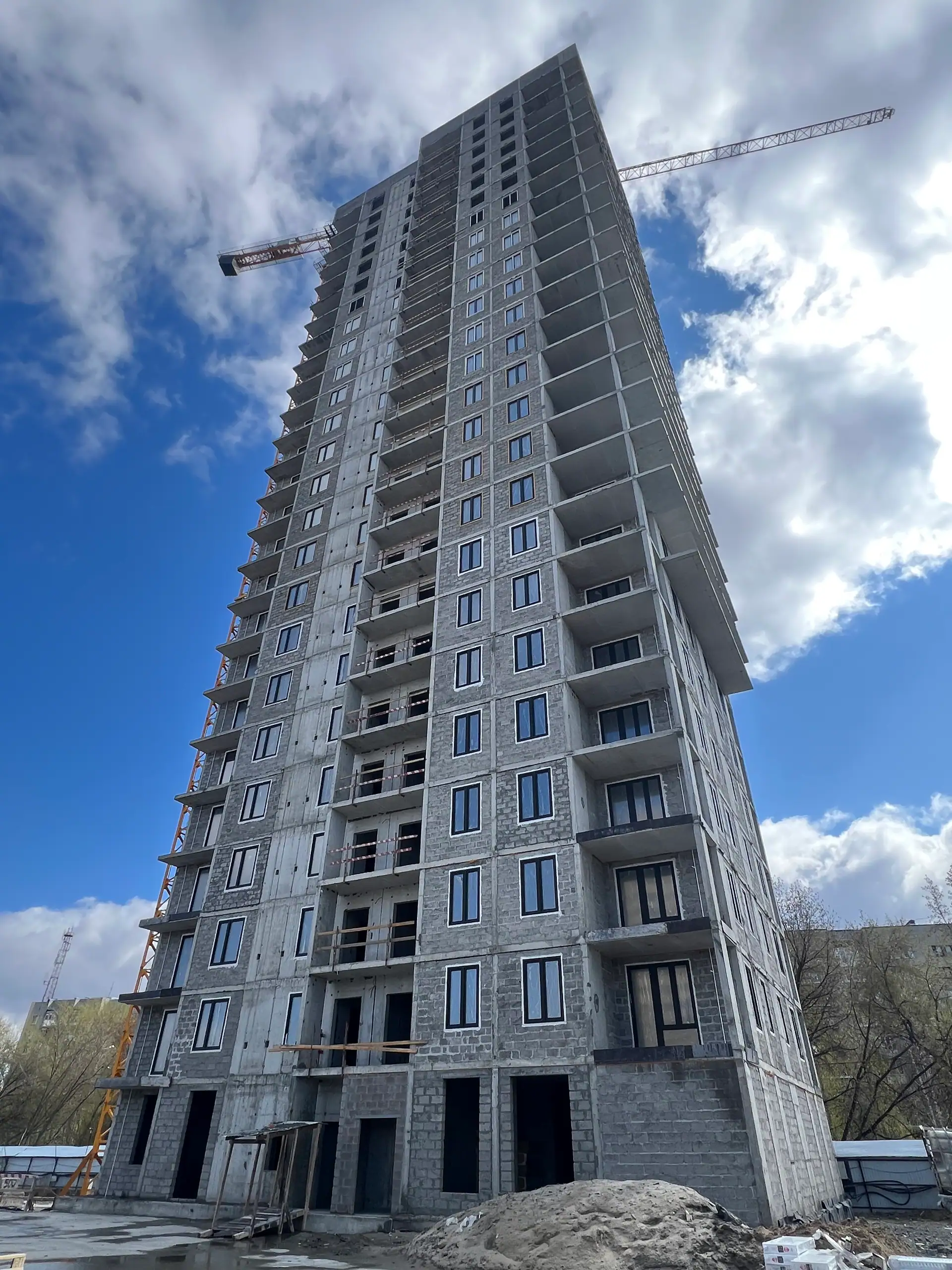 апрель, 2025