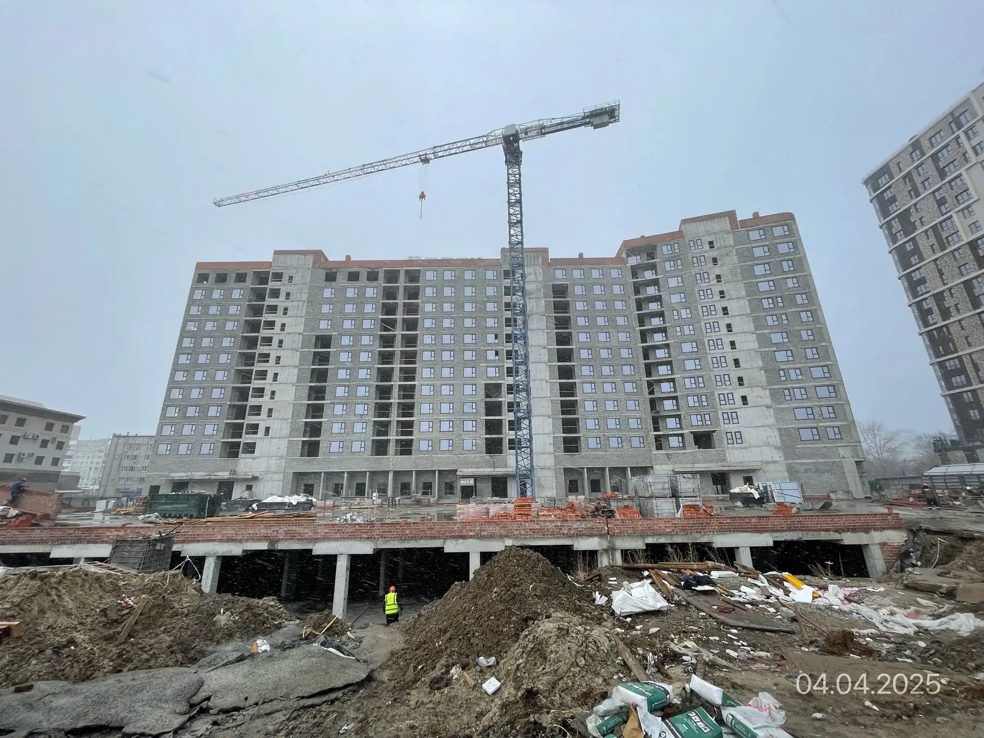 апрель, 2025