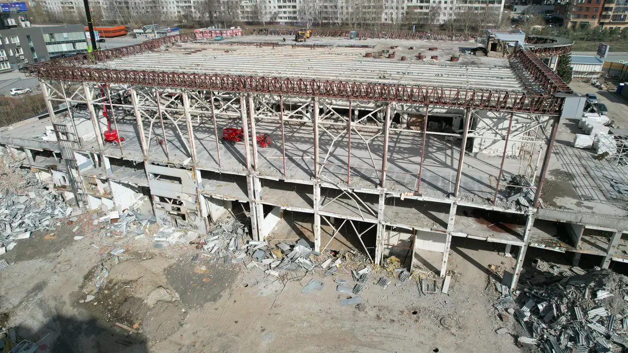 апрель, 2025