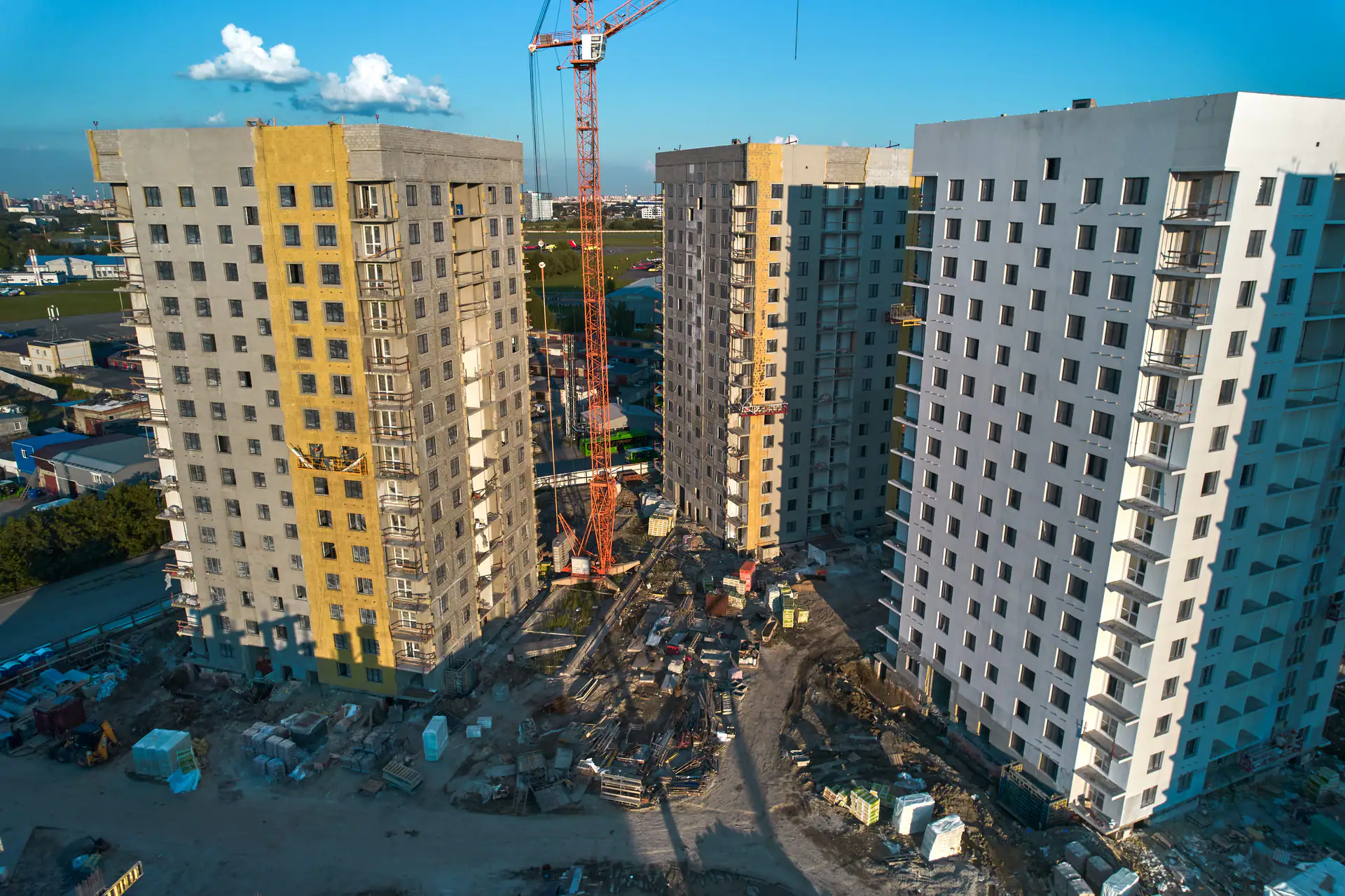 август, 2023