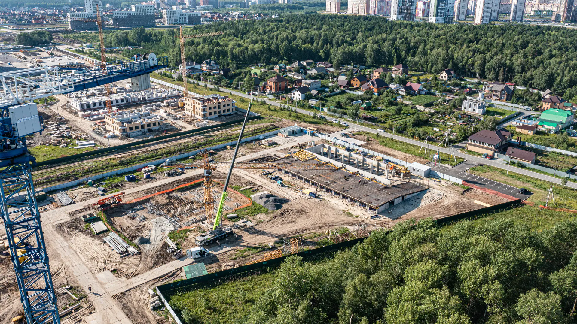август, 2023