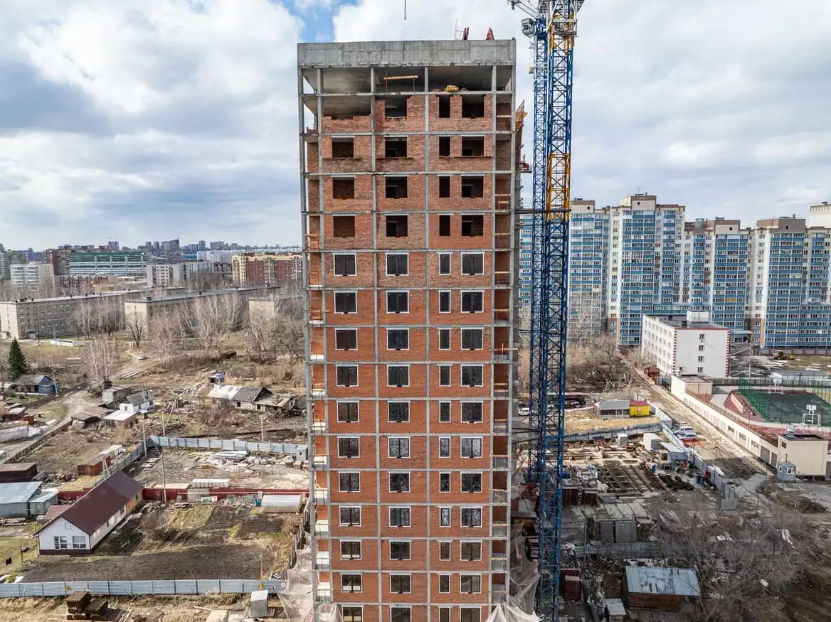 апрель, 2025