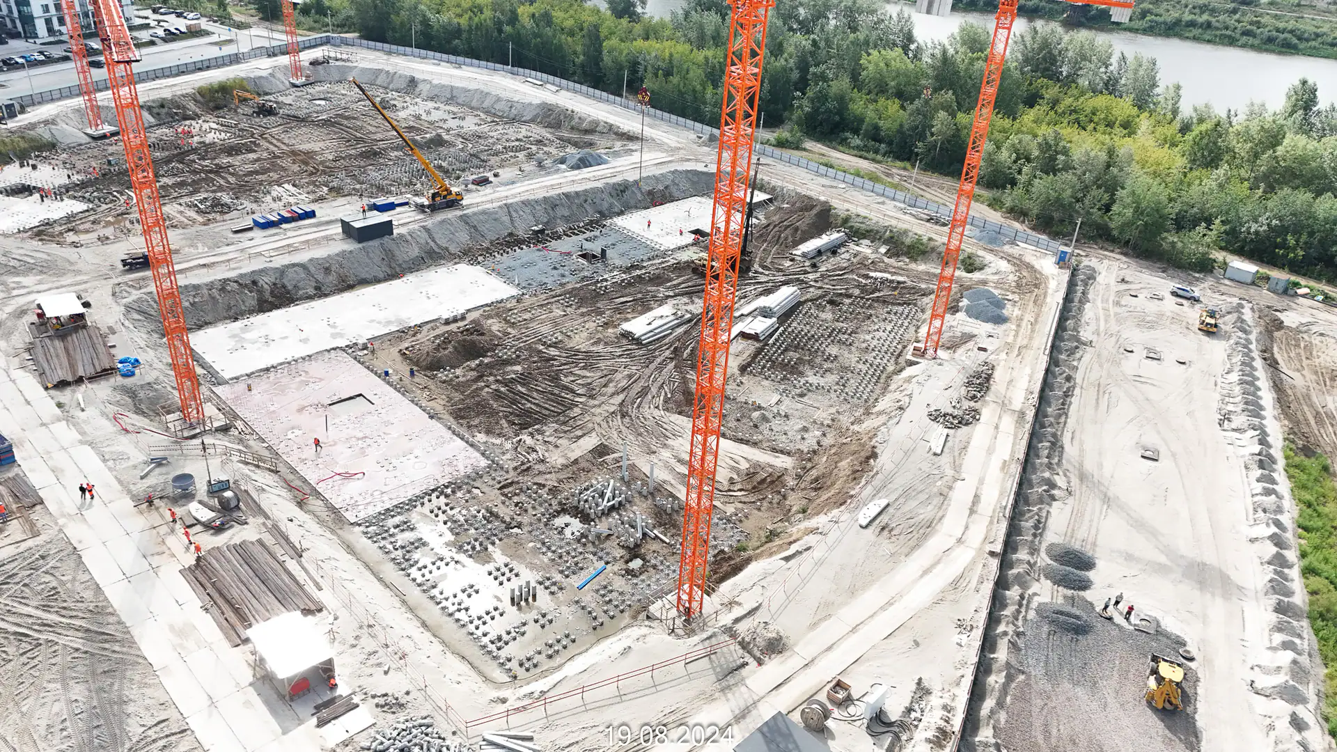 август, 2024
