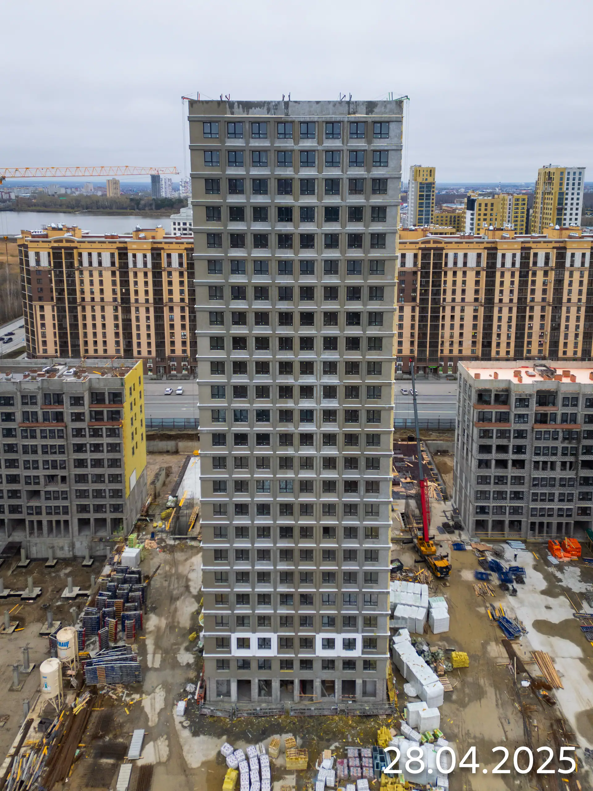 апрель, 2025