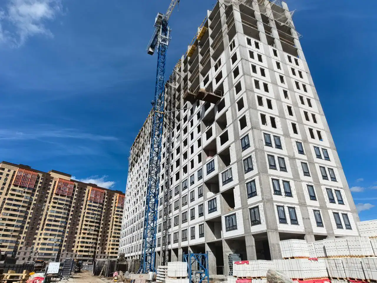 апрель, 2025