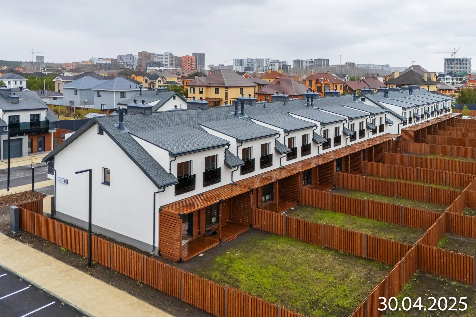 апрель, 2025