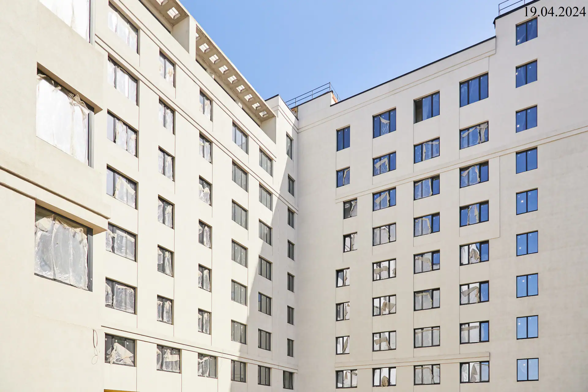 апрель, 2024