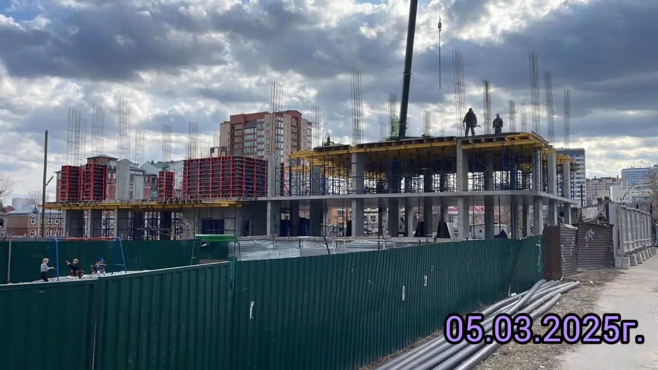 апрель, 2025