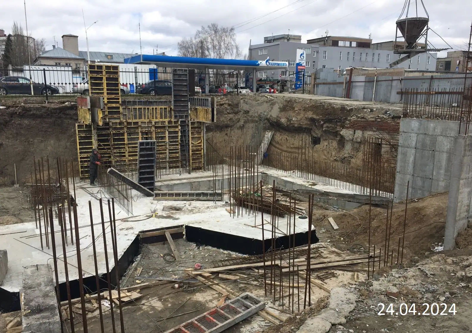 апрель, 2024