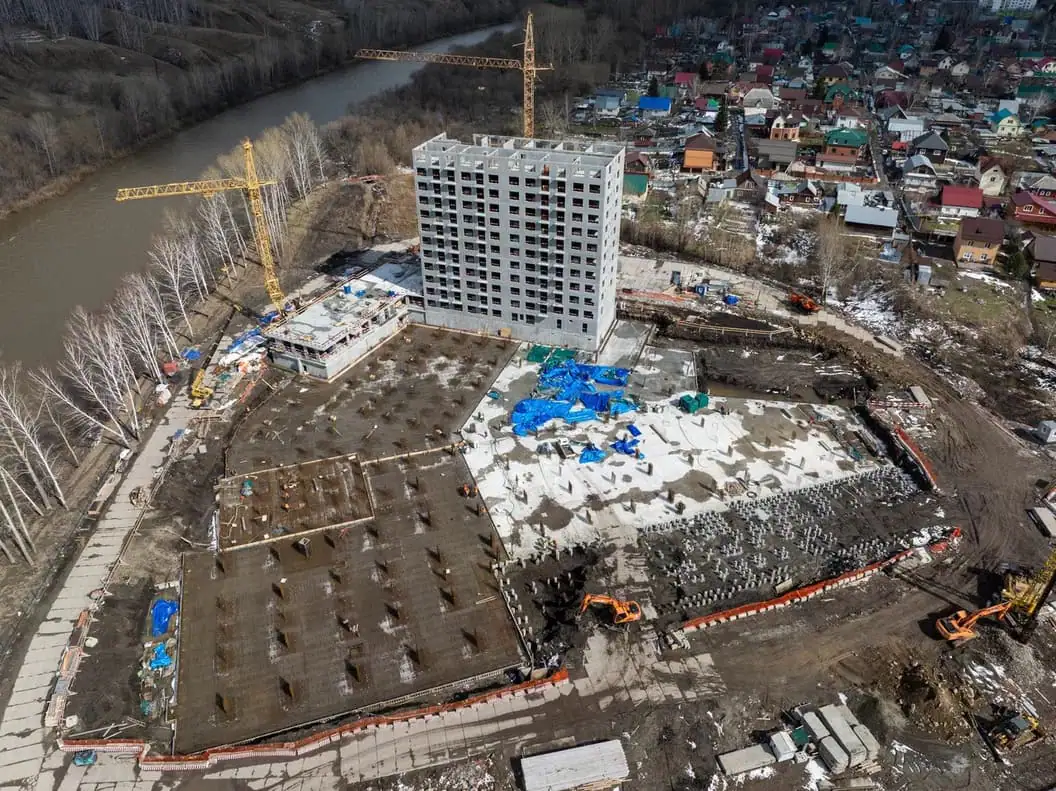 апрель, 2025