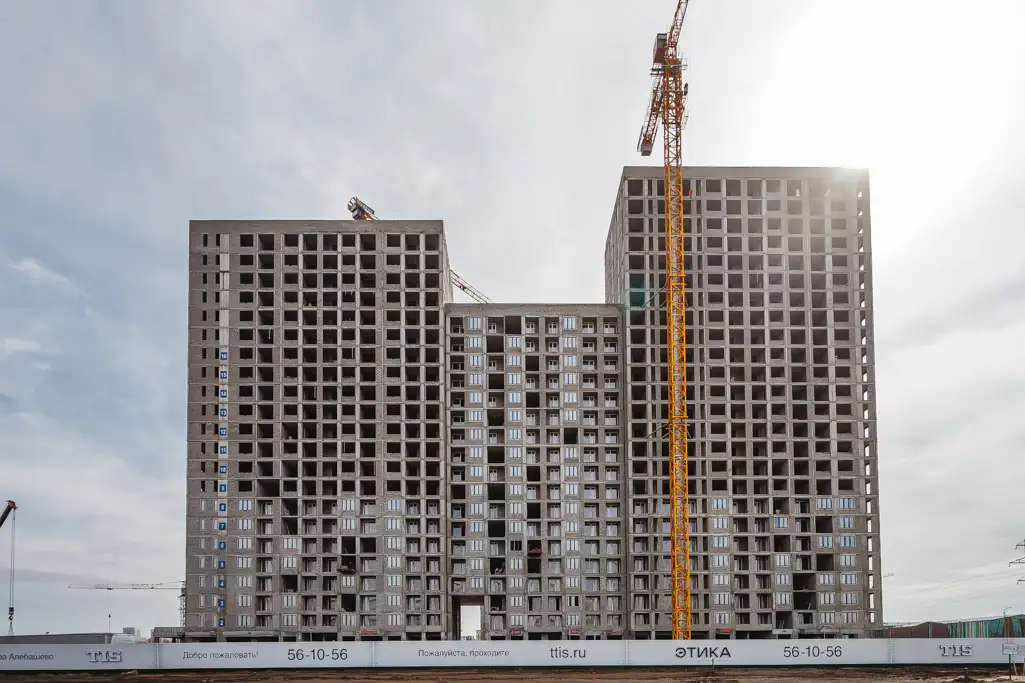 апрель, 2025