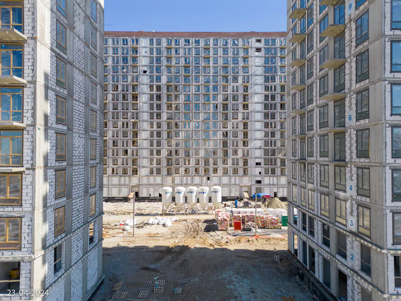 апрель, 2024