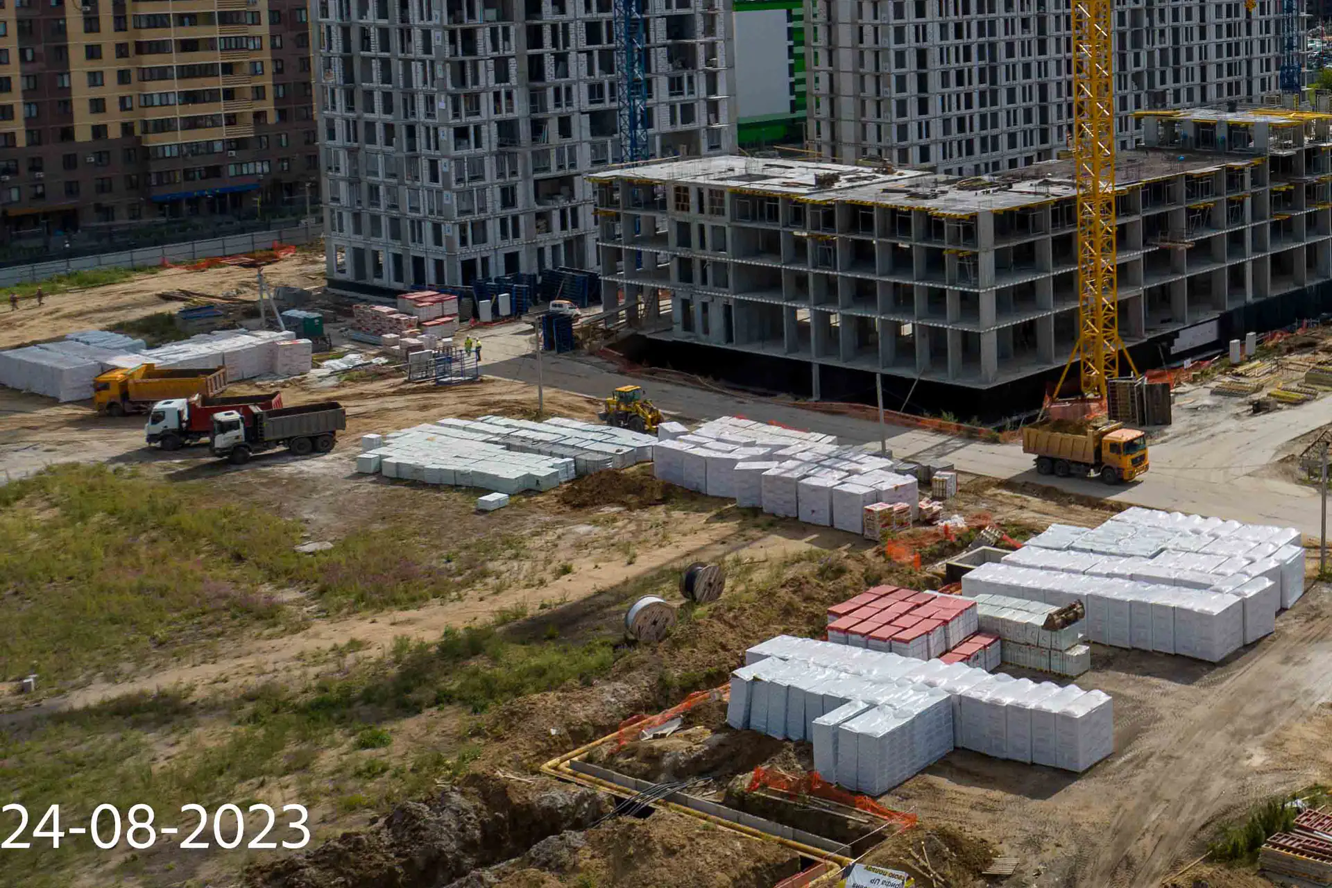 август, 2023
