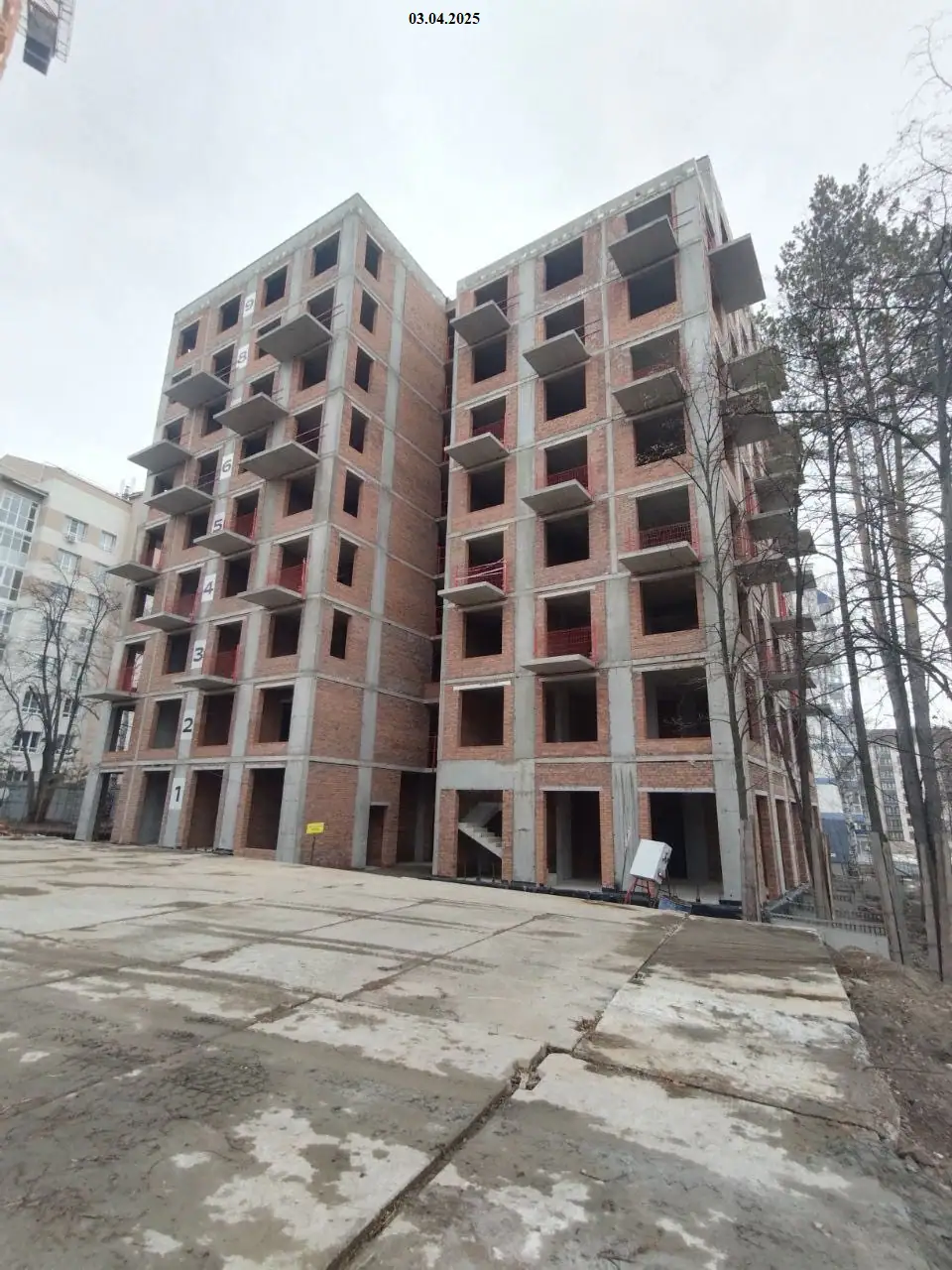 апрель, 2025