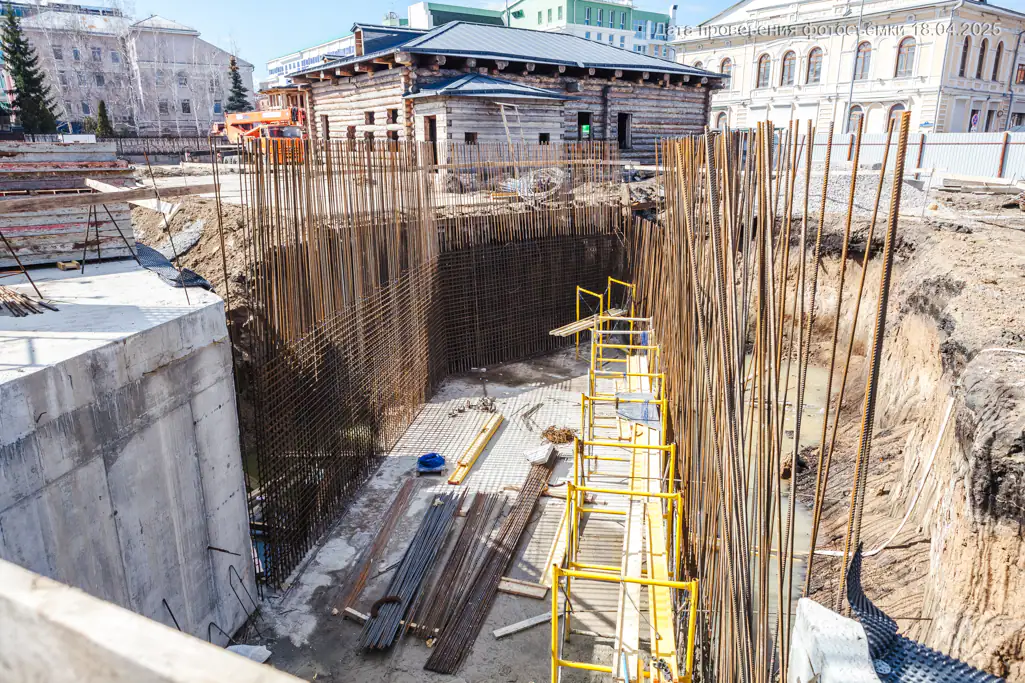 апрель, 2025