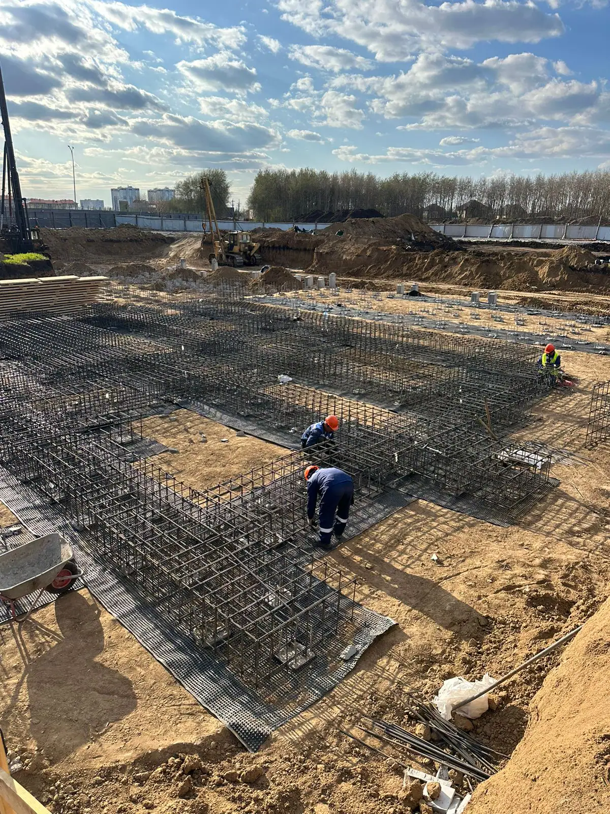 май, 2024