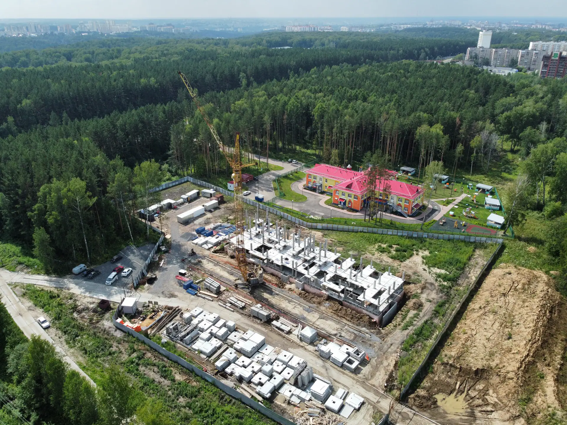 август, 2023