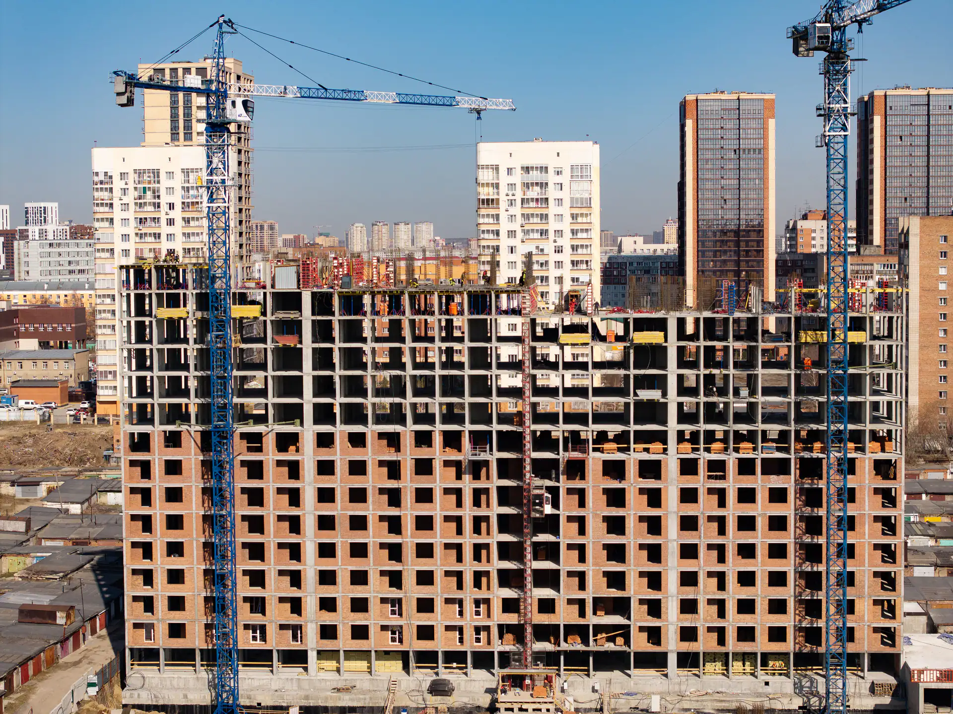 апрель, 2025